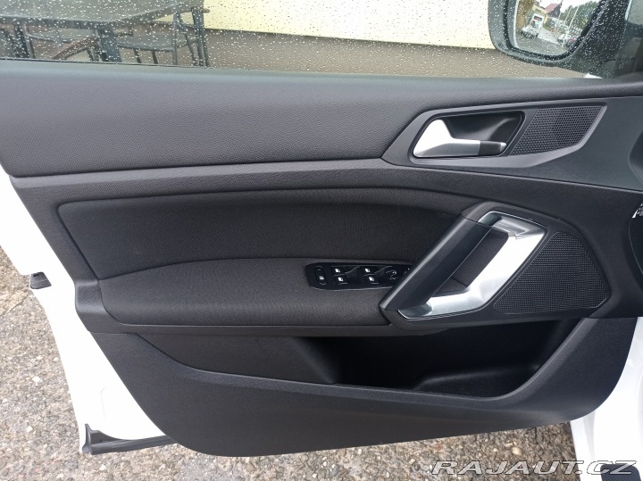 Peugeot 308 1.2i 96kW Navi/Panorama/1 2016