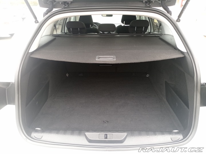 Peugeot 308 1.2i 96kW Navi/Panorama/1 2016