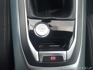 Peugeot 308 1.2i 96kW Navi/Panorama/1 2016