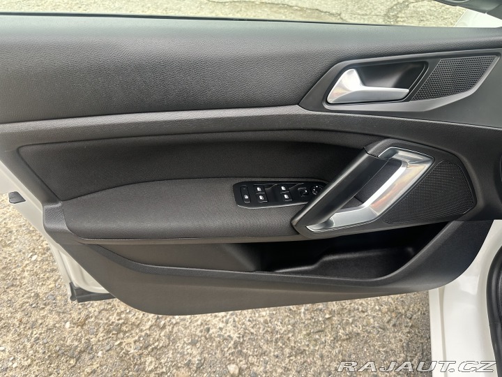 Peugeot 308 1.2i 81kW Navi/1Maj 2018