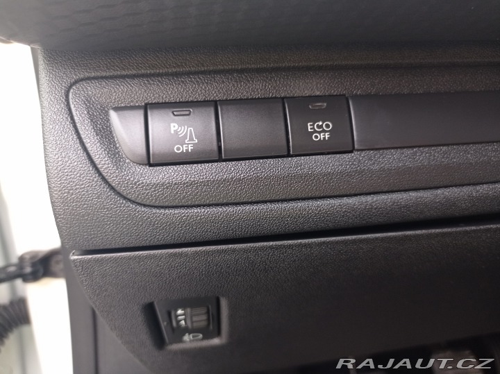 Peugeot 2008 1.5 75kW/Navi/1Maj/TOP 2018