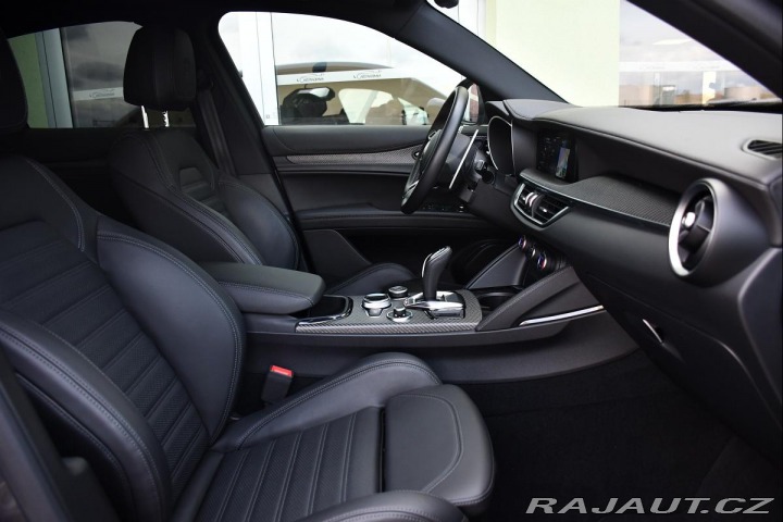 Alfa Romeo Stelvio 2.9 V6 QUADRIFOGLIO REZER 2024
