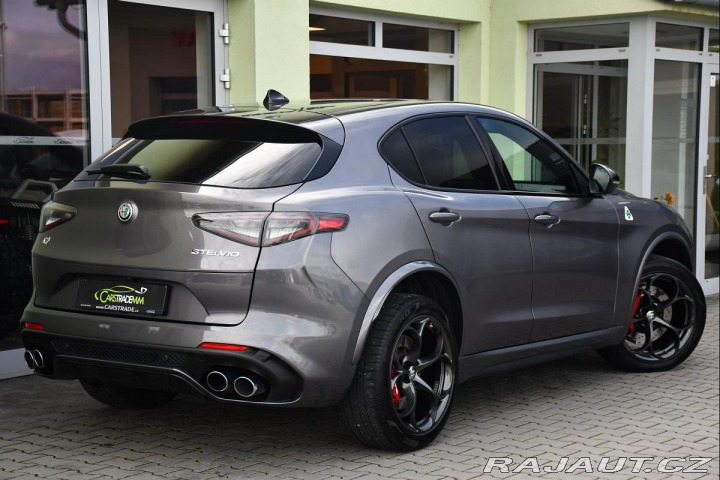 Alfa Romeo Stelvio 2.9 V6 QUADRIFOGLIO REZER 2024