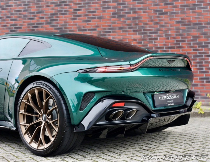 Aston Martin V8 Vantage | NaSklade - Malachite m 2024