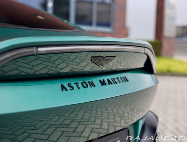 Aston Martin V8 Vantage | NaSklade - Malachite m 2024