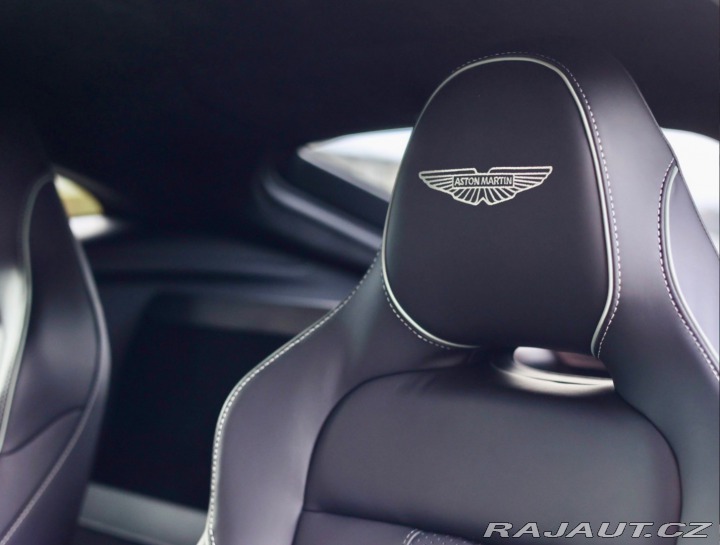 Aston Martin V8 Vantage | NaSklade - Malachite m 2024