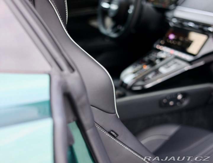 Aston Martin V8 Vantage | NaSklade - Malachite m 2024