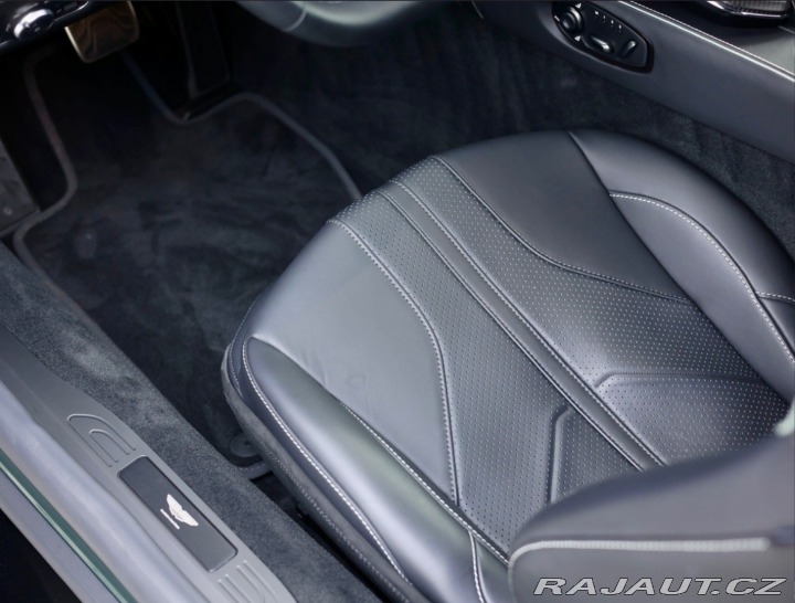 Aston Martin V8 Vantage | NaSklade - Malachite m 2024