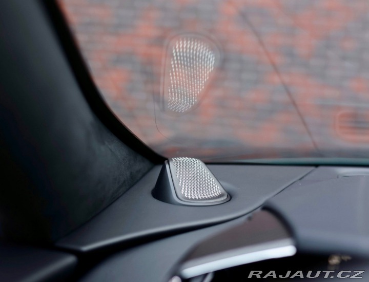 Aston Martin V8 Vantage | NaSklade - Malachite m 2024