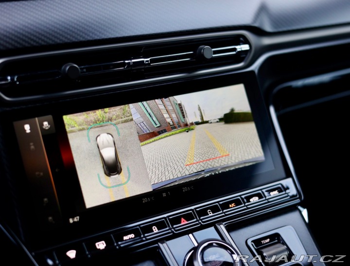 Aston Martin V8 Vantage | NaSklade - Malachite m 2024