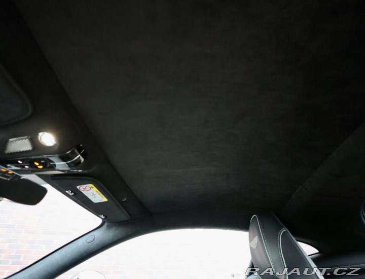 Aston Martin V8 Vantage | NaSklade - Malachite m 2024