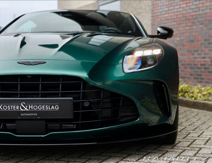 Aston Martin V8 Vantage | NaSklade - Malachite m 2024