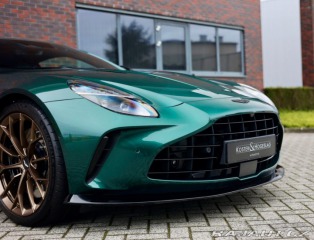 Aston Martin V8 Vantage | NaSklade - Malachite m 2024