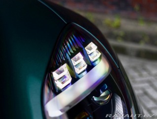 Aston Martin V8 Vantage | NaSklade - Malachite m 2024