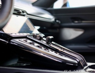 Aston Martin V8 Vantage | NaSklade - Malachite m 2024