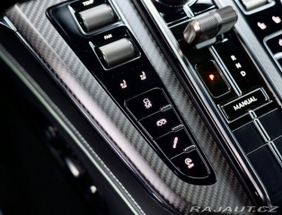 Aston Martin V8 Vantage | NaSklade - Malachite m 2024