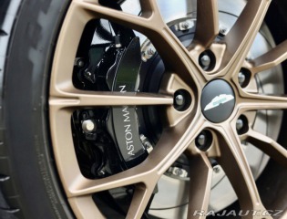 Aston Martin V8 Vantage | NaSklade - Malachite m 2024