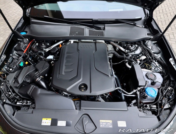 Audi Ostatní modely A5 Avant 2.0 TFSI e-hybrid 270KW 2025