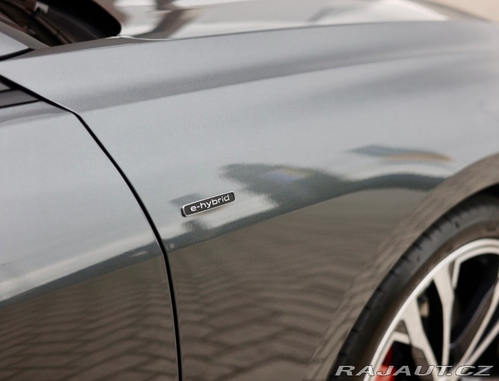 Audi Ostatní modely A5 Avant 2.0 TFSI e-hybrid 270KW 2025