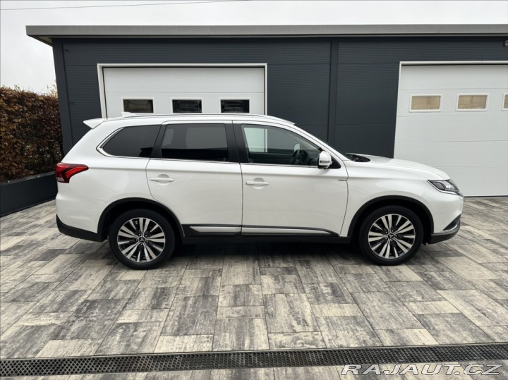 Mitsubishi Outlander 2,0 150PS Instyle+-7 A/T 2019