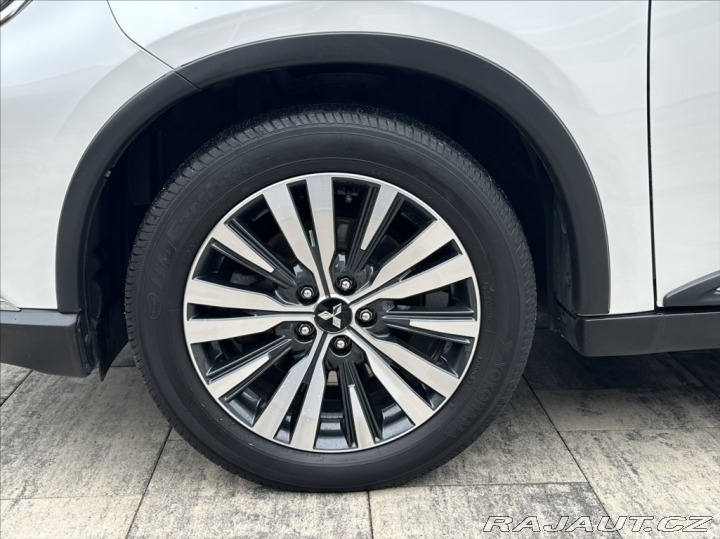Mitsubishi Outlander 2,0 150PS Instyle+-7 A/T 2019