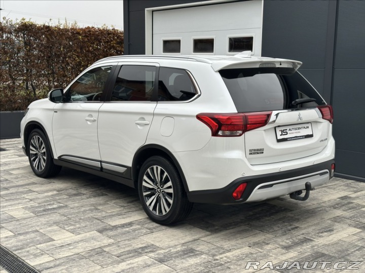 Mitsubishi Outlander 2,0 150PS Instyle+-7 A/T 2019