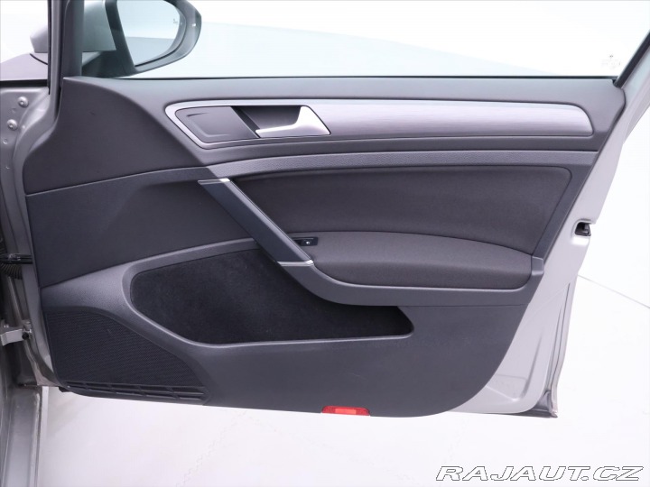 Volkswagen Golf 1,6 TDI LED DPH 1.Maj. Ta 2019