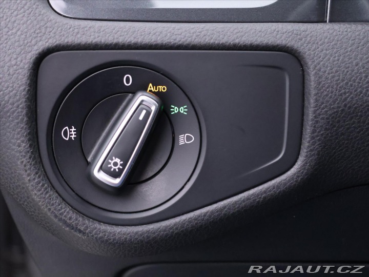 Volkswagen Golf 1,6 TDI LED DPH 1.Maj. Ta 2019