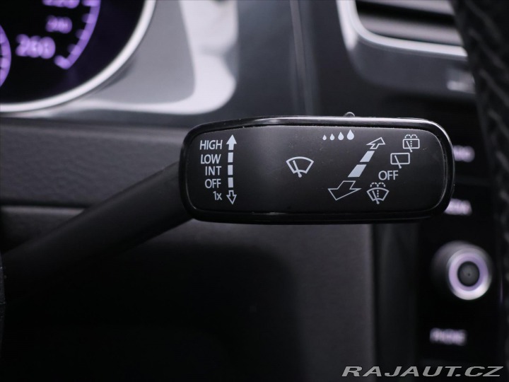 Volkswagen Golf 1,6 TDI LED Tažné DPH 1.M 2019