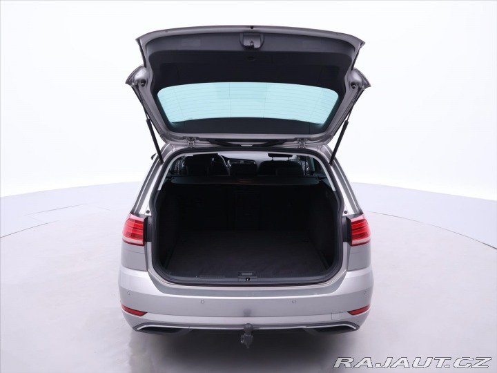 Volkswagen Golf 1,6 TDI LED Tažné DPH 1.M 2019