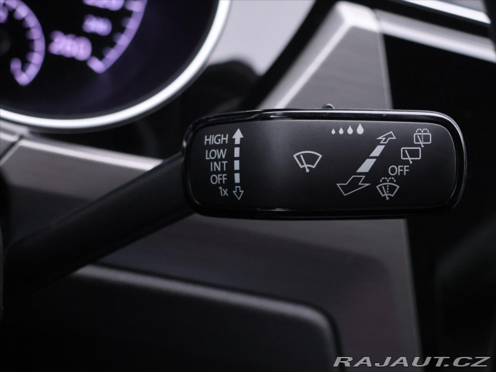 Volkswagen Touran 2,0 TDI 110kW DSG 1.Maj D 2021