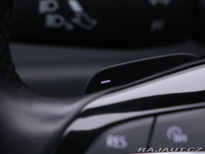 Volkswagen Touran 2,0 TDI 110kW DSG 1.Maj D 2021