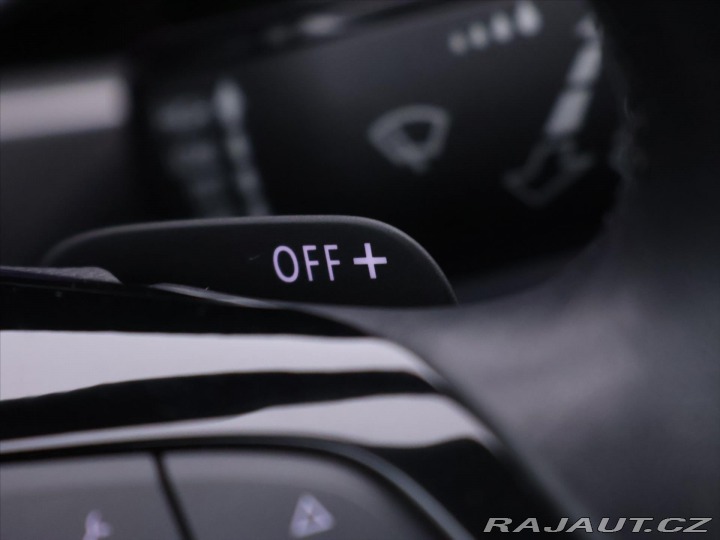 Volkswagen Touran 2,0 TDI 110kW DSG 1.Maj D 2021