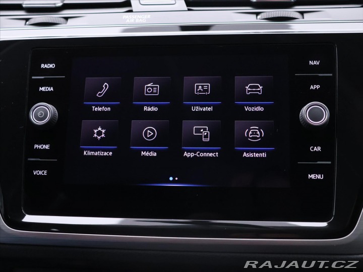 Volkswagen Touran 2,0 TDI 110kW DSG 1.Maj D 2021