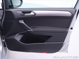 Volkswagen Touran 2,0 TDI 110kW DSG 1.Maj D 2021