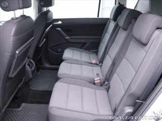 Volkswagen Touran 2,0 TDI 110kW DSG 1.Maj D 2021