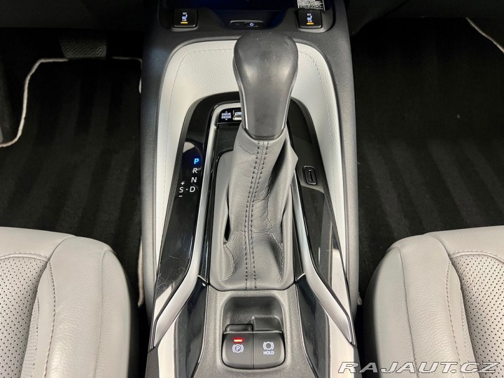 Toyota Corolla 2.0 Hybrid e-CVT Executiv 2020