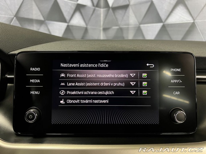 Škoda Kamiq 1.5TSI STYLE, LED, KEYLES 2021