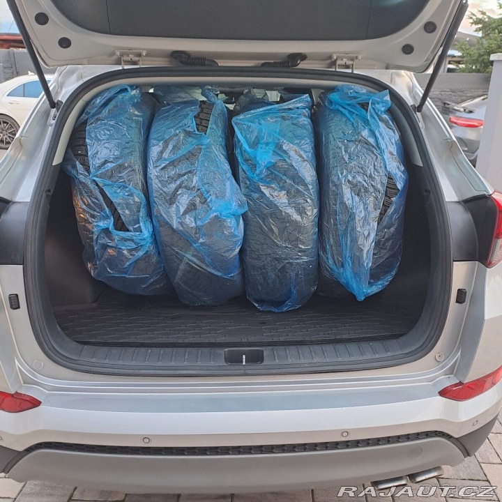 Hyundai Tucson 2,0 CRDi automat 4x4 90 1800