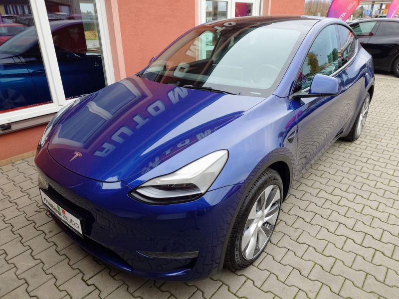 Tesla Model Y Dual Motor Long Range 378