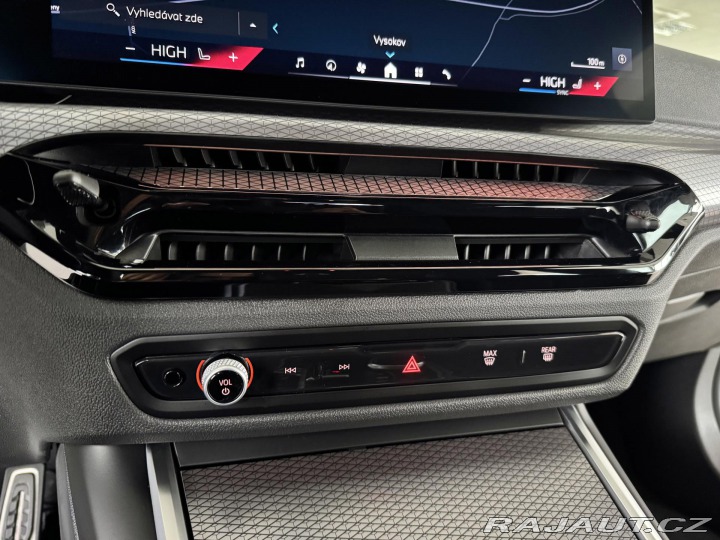 BMW 3 330i xDrive*M-SPORT*REZER 2025