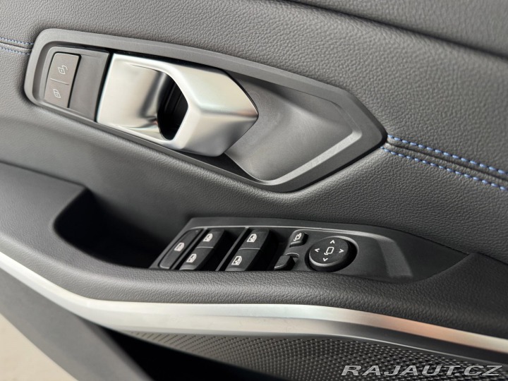 BMW 3 330i xDrive*M-SPORT*REZER 2025