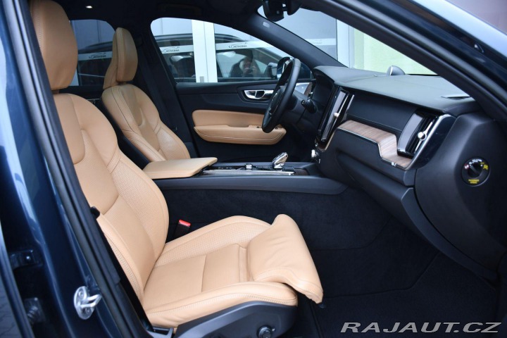 Volvo XC60 T8 RECHARGE AWD REZERVACE 2022