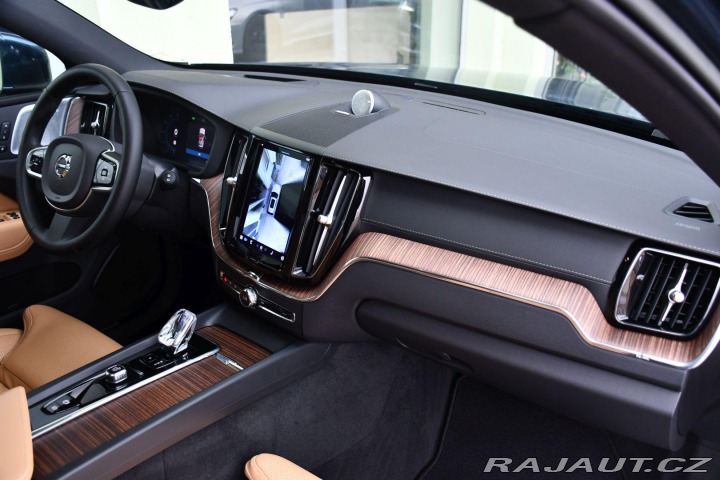 Volvo XC60 T8 RECHARGE AWD REZERVACE 2022