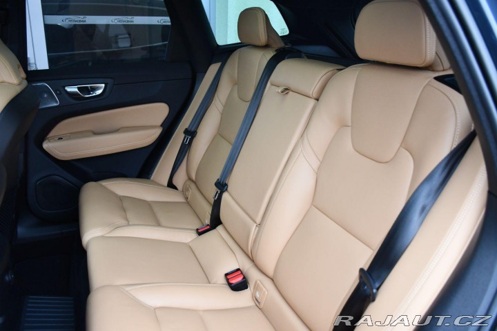 Volvo XC60 T8 RECHARGE AWD PANO B&am 2022