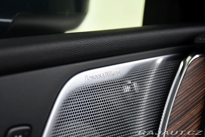 Volvo XC60 T8 RECHARGE AWD REZERVACE 2022