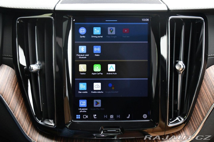 Volvo XC60 T8 RECHARGE AWD REZERVACE 2022