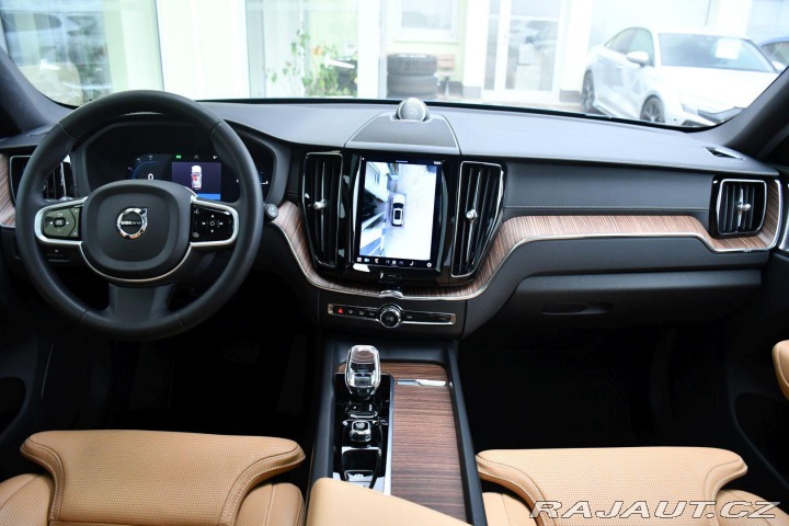 Volvo XC60 T8 RECHARGE AWD REZERVACE 2022