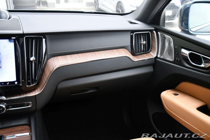 Volvo XC60 T8 RECHARGE AWD PANO B&am 2022