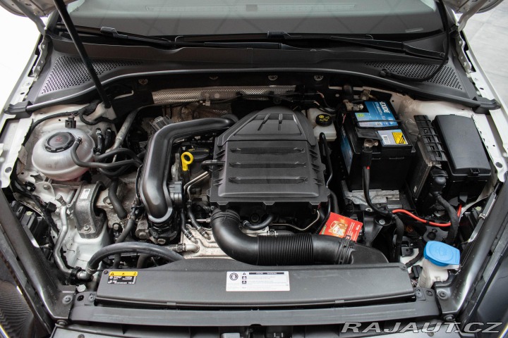 Volkswagen Golf 1.0 TSI 2xPNEU*KAMERA*ACC 2019